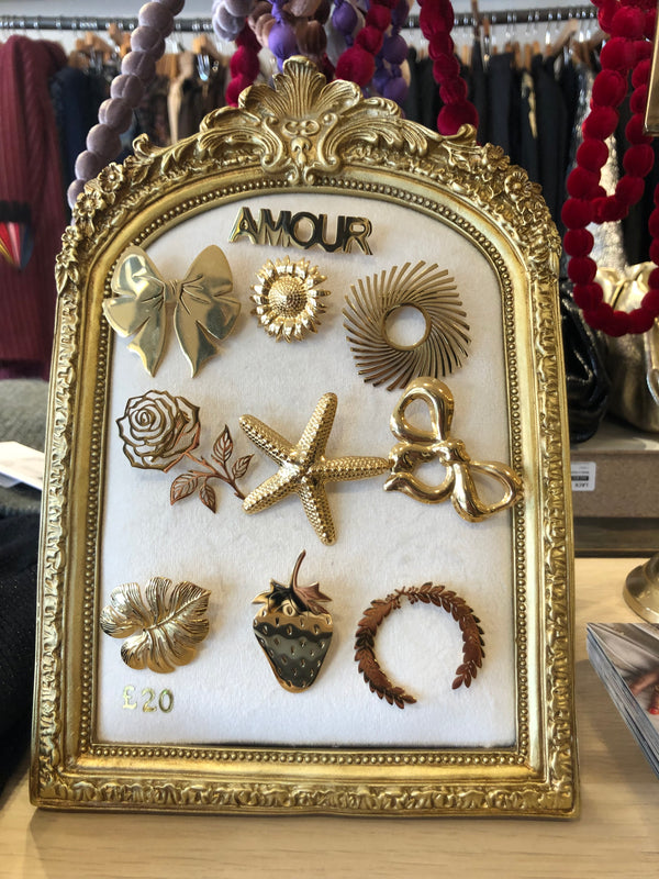 Assorted brooches