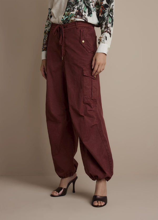 Summum Woman cherry red cargos