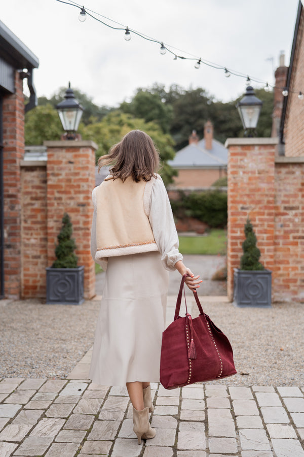 Suede tote bag with stud detail (burgundy)