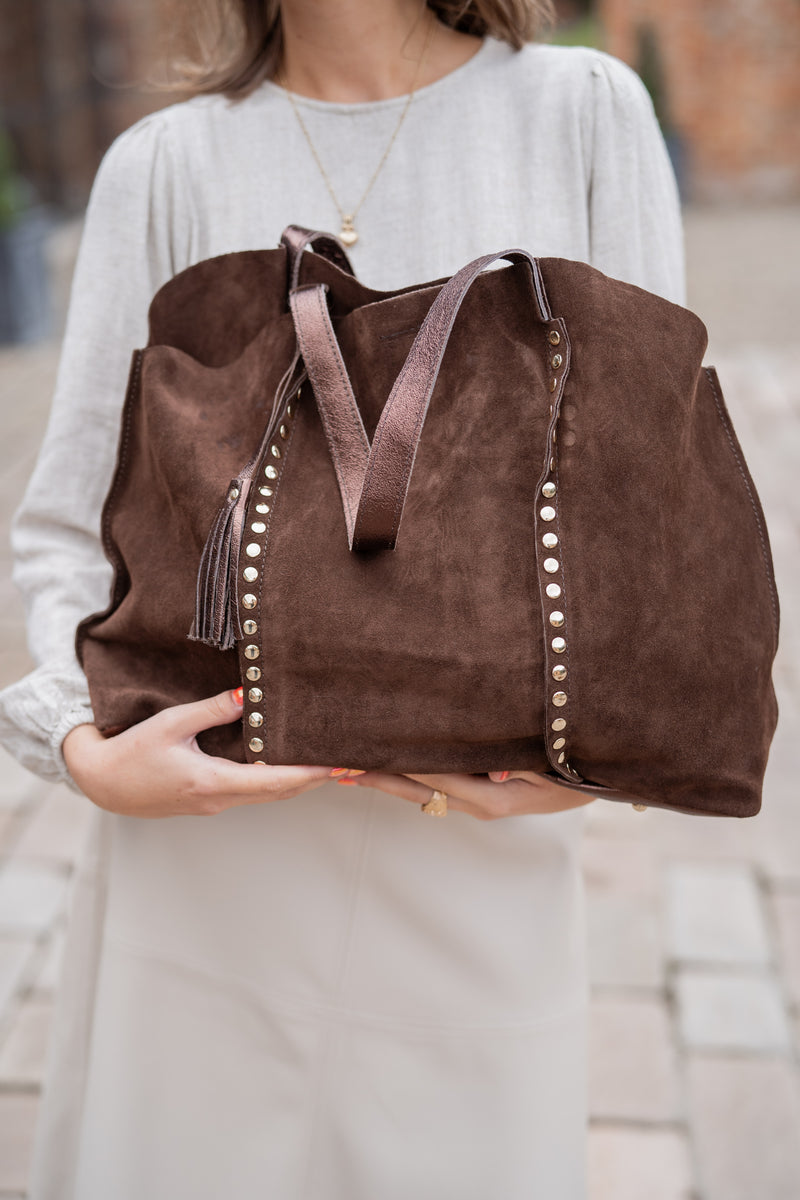 Suede tote bag with stud detail (chocolate)