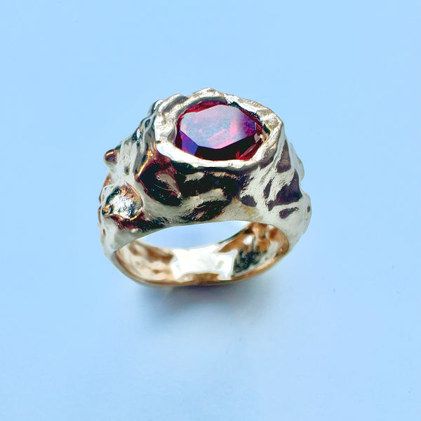 Cheltenham Collection : Linwell ring (Ruby Red)