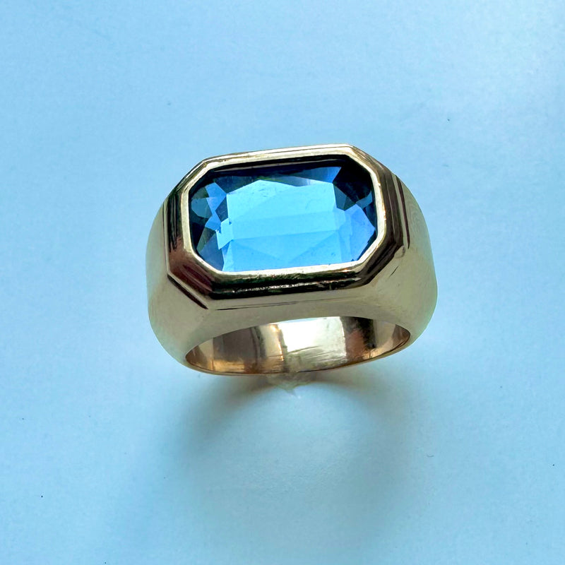 Cheltenham Collection : Arkle Ring (Sapphire blue)