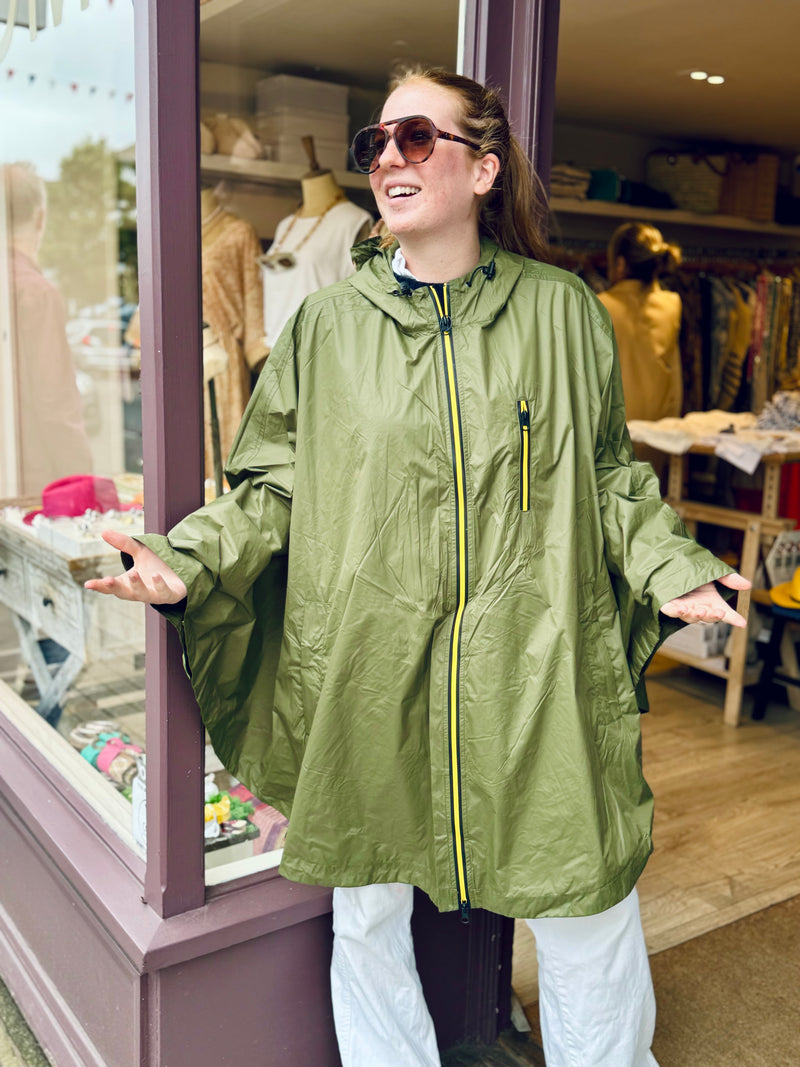 Rain poncho : Full Zip (khaki or navy)