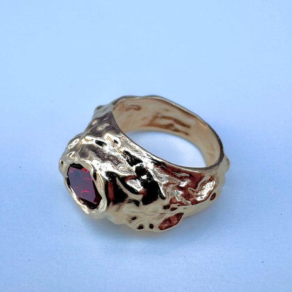 Cheltenham Collection : Linwell ring (Ruby Red)