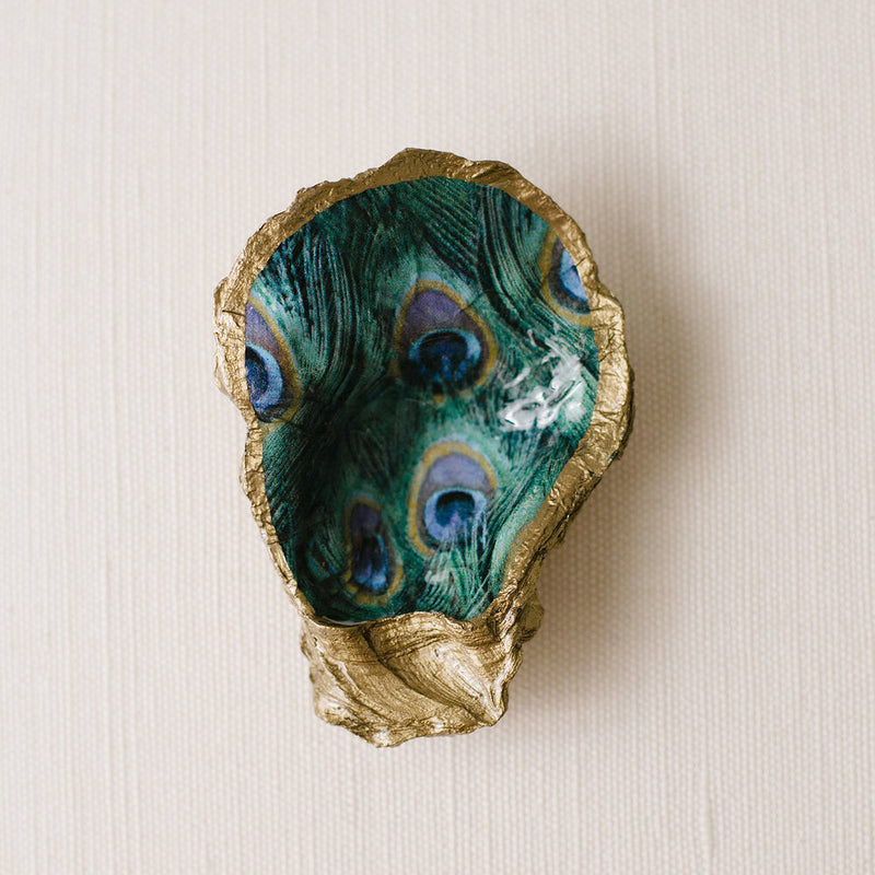 GRIT & GRACE Decoupage Oyster Jewellery Dish (Multiple Peacock Feathers)